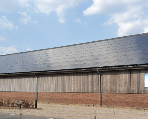 Berkel Enschot (Boerderij) ✔ Panelen: JA Solar, 464 x 320 Wp ✔ Omvormer: Huawei ✔ Opbrengst installatie: 126 MWh/jr